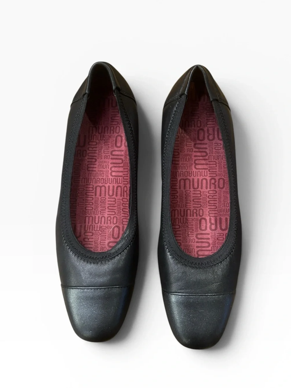 Munro Danielle Black Leather Slip-On Flats Size 7.5